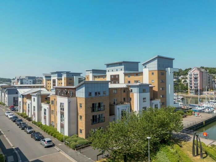 2 Bedroom Flat To Rent In Mizzen Court, Portishead, Bristol, BS20