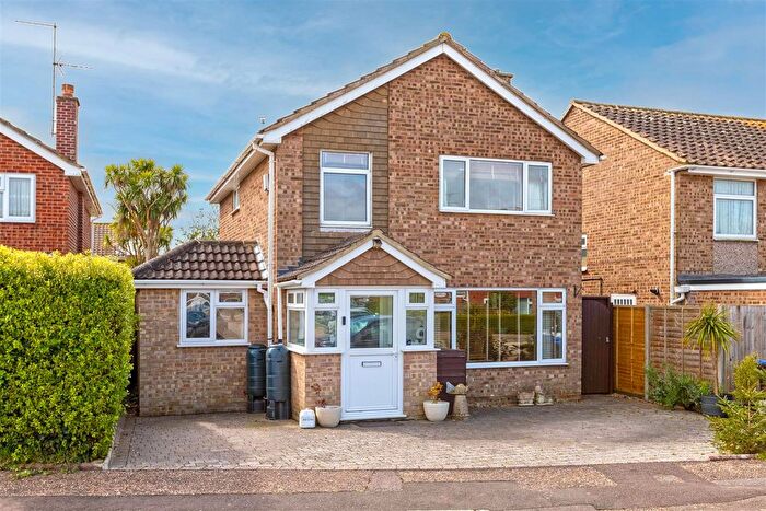 4 Bedroom Detached House For Sale In Crossways Avenue, Goring, BN12