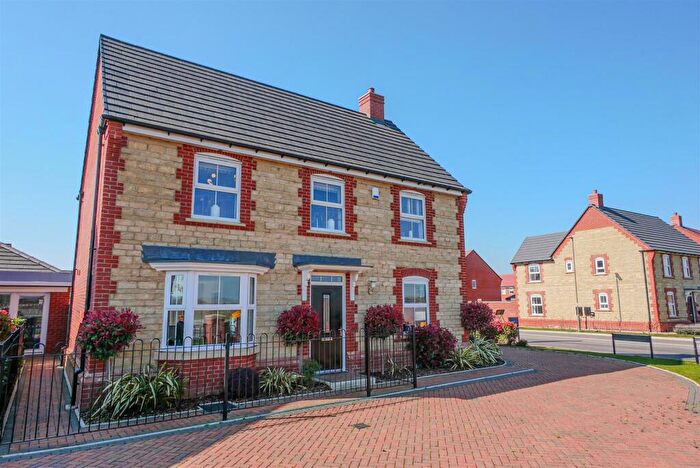 4 Bedroom Detached House For Sale In Gerard Avenue, Benson, OX10