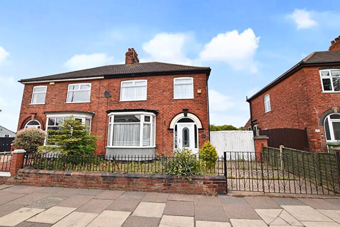 3 Bedroom Semi-Detached House For Sale In Brereton Avenue, Cleethorpes, DN35