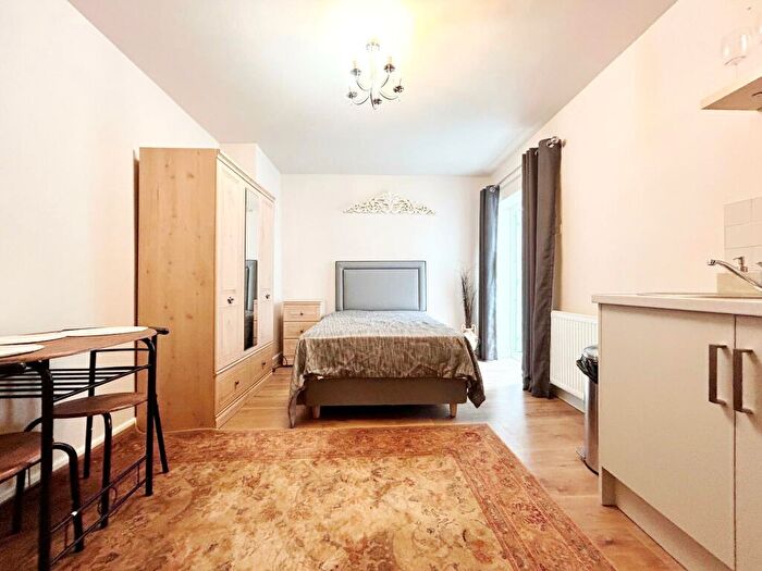 Studio To Rent In High Street, Cheltenham, GL50