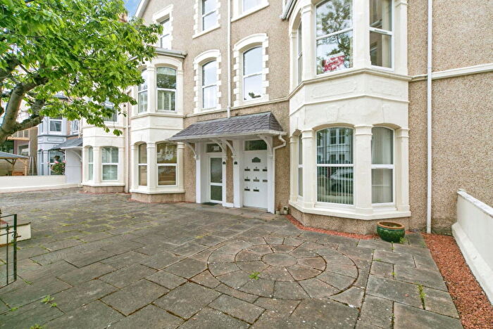 3 Bedroom Flat For Sale In Chapel Street, Llandudno, LL30