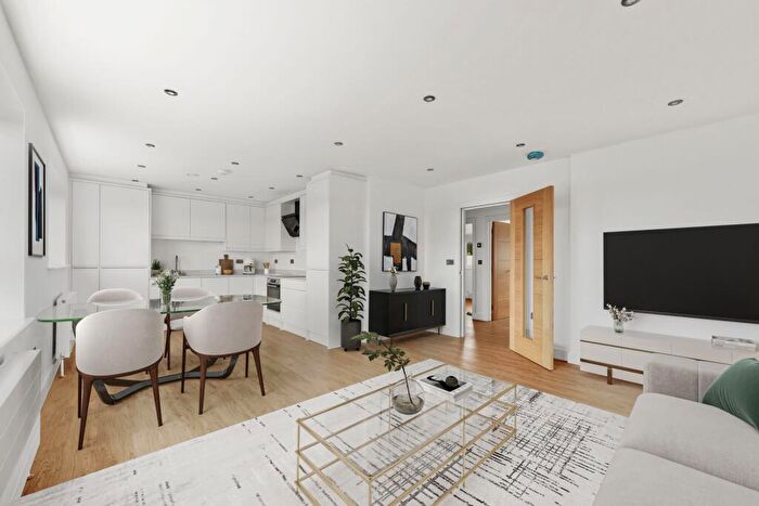 2 Bedroom Penthouse To Rent In Kings Avenue, Buckhurst Hill, IG9