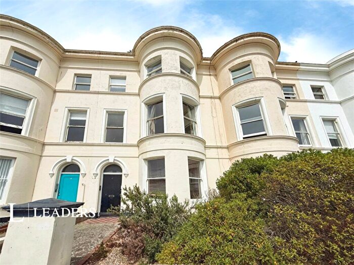 2 Bedroom Apartment For Sale In South Terrace, Littlehampton, West Sussex, BN17