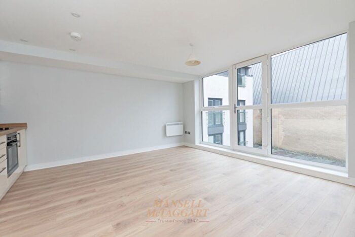 2 Bedroom Flat For Sale In Christopher Road, East Grinstead, RH19