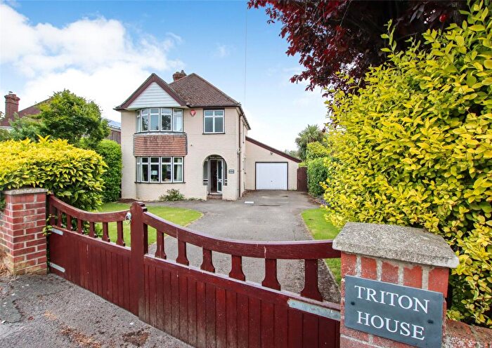 Detached House For Sale In Queen Katherine Road, Lymington, Hampshire, SO41