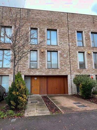 4 Bedroom Property To Rent In Camborne Road, Edgware, HA8