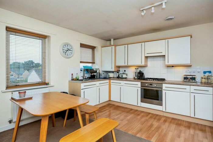 1 Bedroom Flat To Rent In Hever Gardens, Kingsnorth, Ashford, TN23