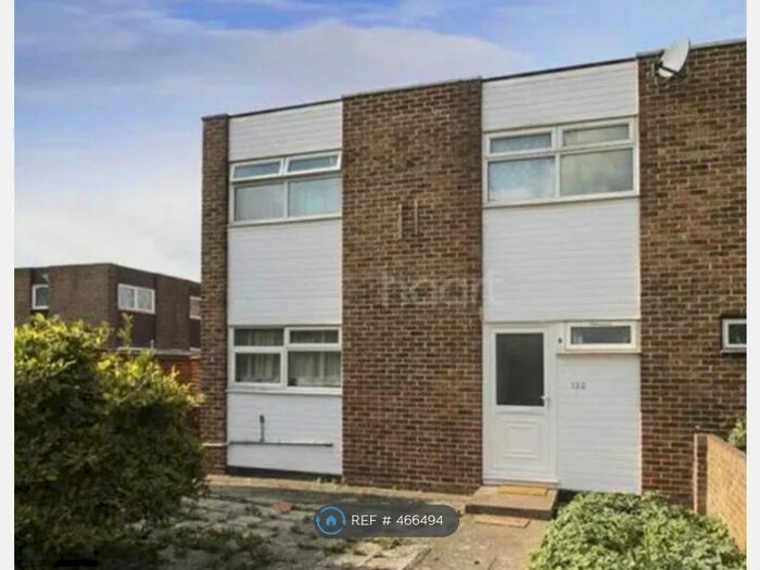 4 Bedroom Semi-Detached House To Rent In London, London, E16