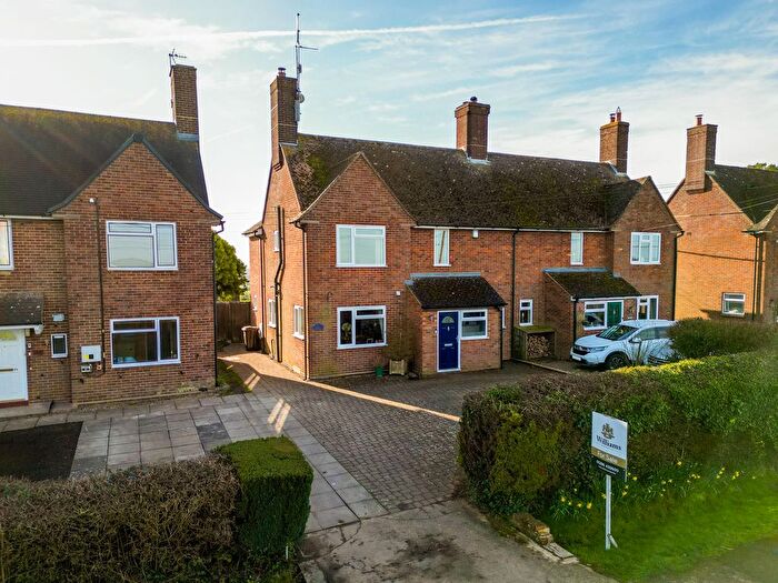 4 Bedroom Semi-Detached House For Sale In Aston Abbotts Road, Weedon, HP22