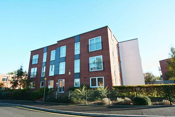 2 Bedroom Flat To Rent In Sheen Gardens, Heald Point, Manchester, M22