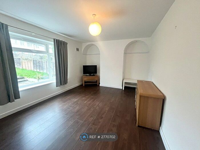 3 Bedroom Terraced House To Rent In The Boxhill, Coventry, CV3