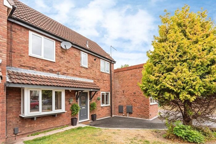 4 Bedroom Semi Detached House For Sale In Tweedsmuir Close, Fearnhead, Warrington, WA2