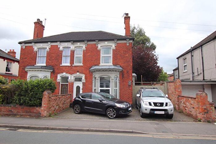 3 Bedroom Semi-Detached House For Sale In Ainsle Street, Grimsby, DN32