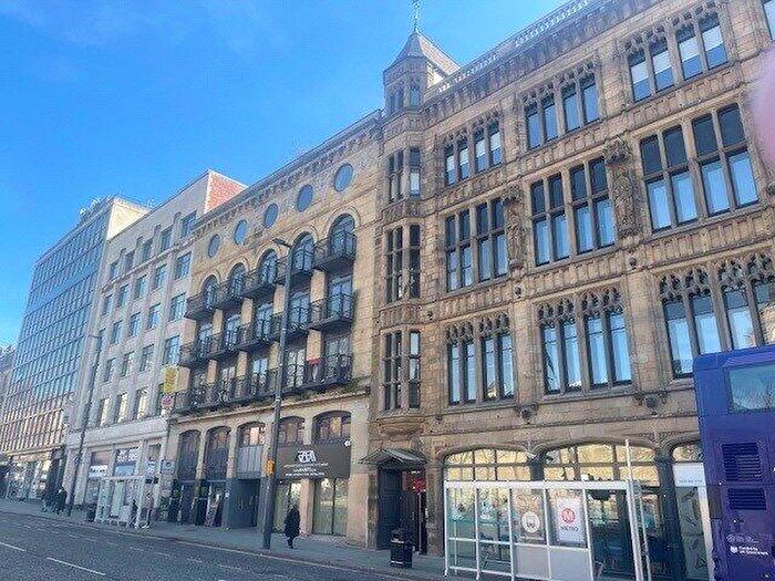 2 Bedroom Apartment To Rent In Victoria House, - The Headrow, Leeds, LS1