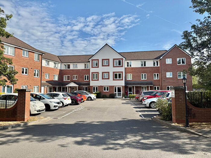 1 Bedroom Flat For Sale In Station Road, West Moors, Ferndown, Dorset, BH22