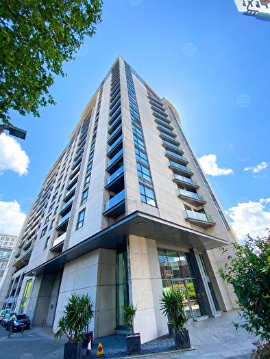 1 Bedroom Flat For Sale In Centenary Plaza, Holliday Street, Birmingham, B1