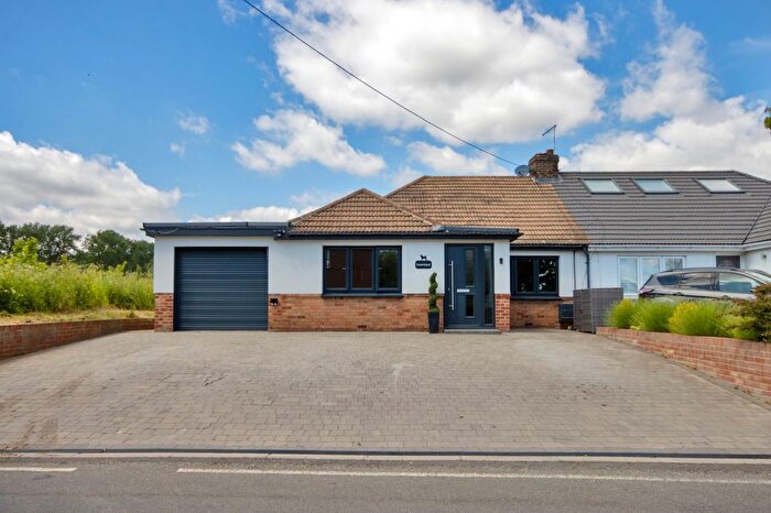 3 Bedroom Bungalow For Sale In Westwood Road, Southfleet, Gravesend, Kent, DA13