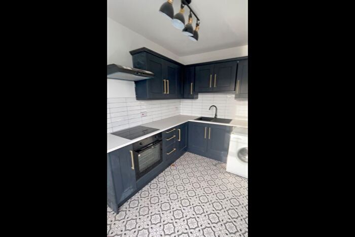 1 Bedroom Flat To Rent In Taw Vale, Barnstaple, EX32