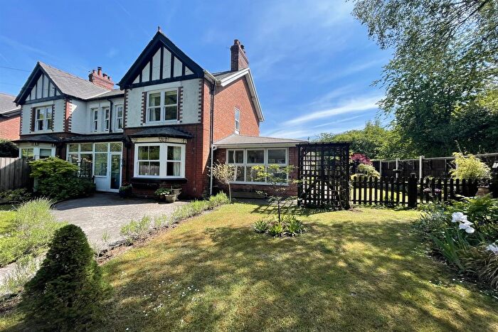 3 Bedroom Semi-Detached House For Sale In Manchester Road, Plumley, WA16