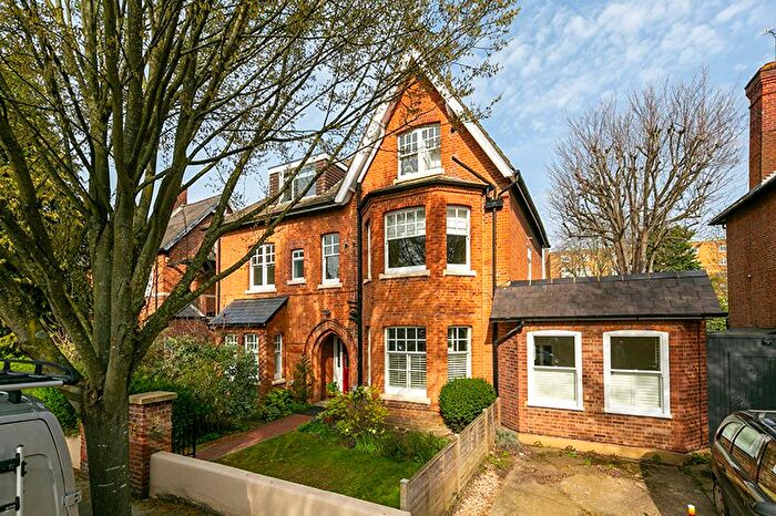 1 Bedroom Flat To Rent In Strafford Road, Twickenham, TW1