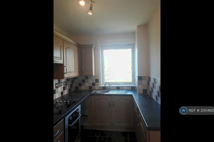 2 Bedroom Flat To Rent In Lansdowne Square, Dundee, DD2