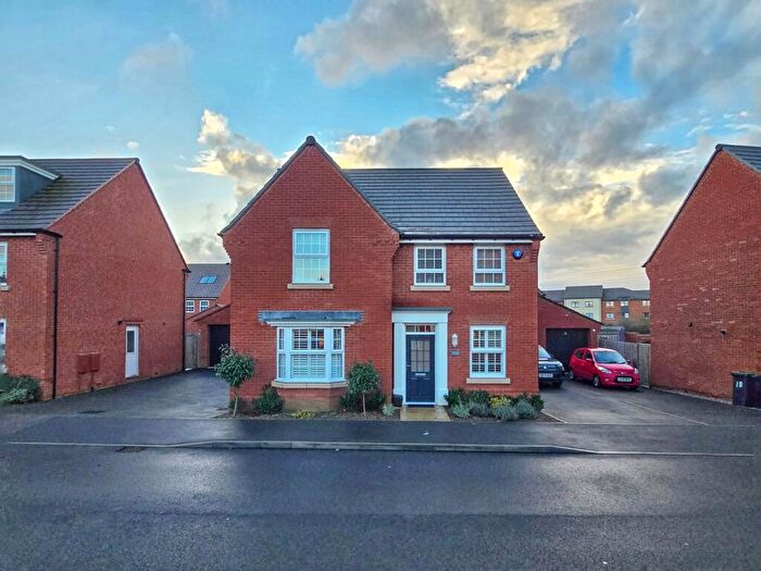 4 Bedroom Detached House For Sale In Huckle Green, Marston Moretaine, Bedfordshire, MK43