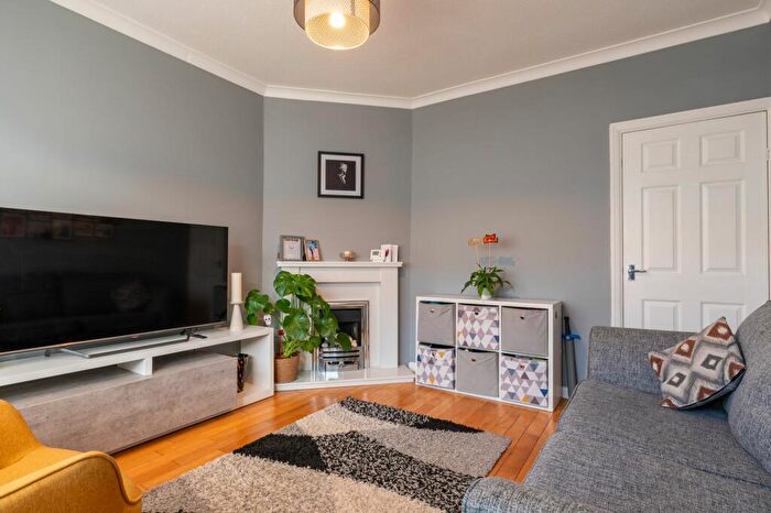 2 Bedroom Semi-Detached House For Sale In Warminster Road, Sheffield, S8