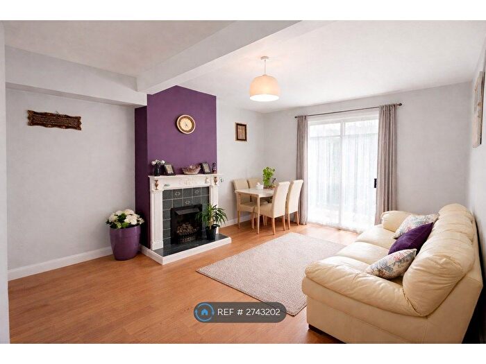 2 Bedroom Terraced House To Rent In Becontree Avenue, Dagenham, RM8