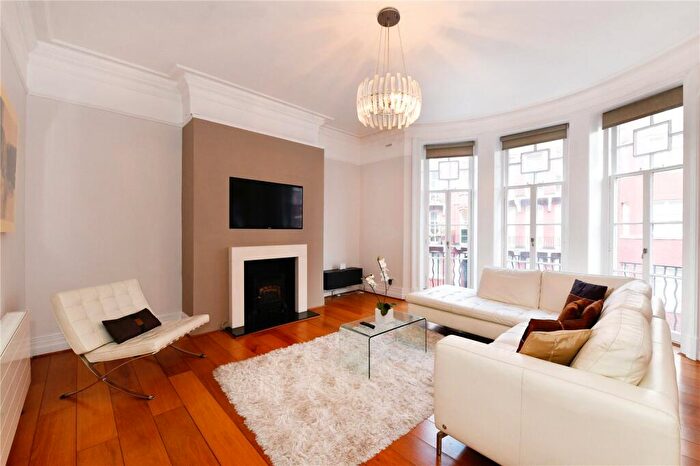 3 Bedroom Apartment To Rent In Hyde Park Mansions, Cabbell Street, NW1