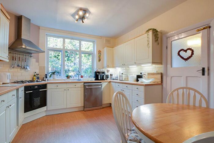 3 Bedroom Semi-Detached House For Sale In Little Glen Road, Glen Parva, Leicester, LE2