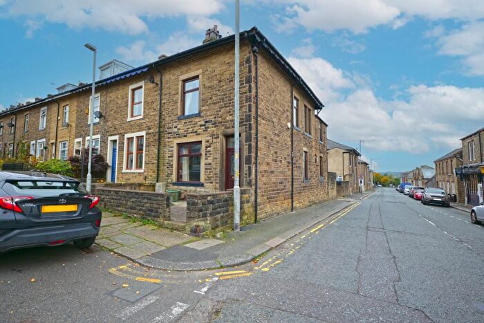 3 Bedroom End Of Terrace House For Sale In Higgin Street, Colne, BB8