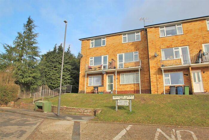 2 Bedroom Flat To Rent In Westover Court, Downley, HP13