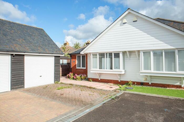 2 Bedroom Bungalow For Sale In Gambell Close, Teynham, Sittingbourne, Kent, ME9