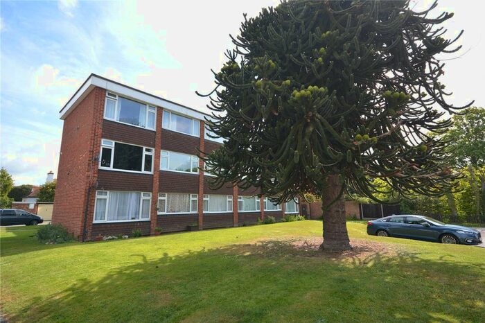 2 Bedroom Flat To Rent In Seabrook Road, Great Baddow, CM2