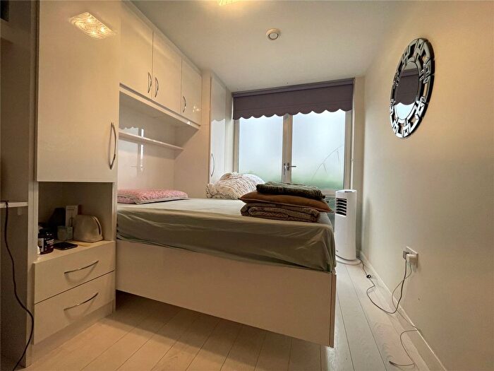 3 Bedroom Flat To Rent In Pyrene House, Clayponds Lane, Brentford, Greater London, TW8