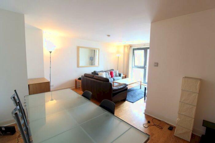 2 Bedroom Apartment To Rent In Portland Place, Calverly Street, LS1