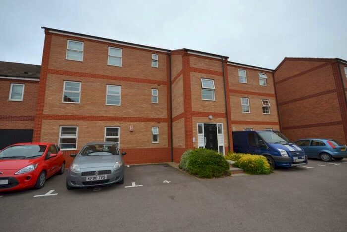2 Bedroom Flat To Rent In Turners Court Newport Pagnell Road, Wootton, Northampton, NN4