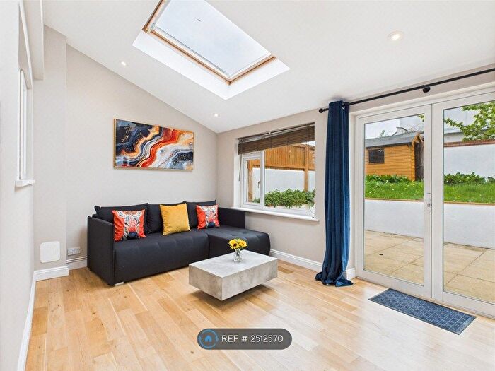 5 Bedroom Semi-Detached House To Rent In Queen Road, Cheltenham, GL50