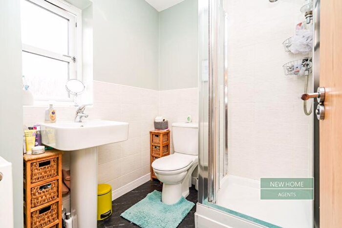 3 Bedroom Detached House For Sale In Runnymede Lane, Kingswood, Hull, HU7