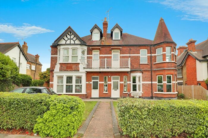 1 Bedroom Flat To Rent In Preston Road, Westcliff-On-Sea, SS0