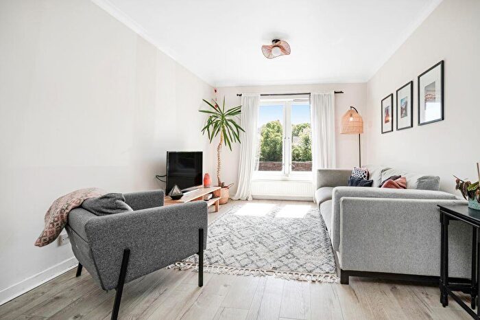 2 Bedroom Flat For Sale In / Trinity Mains, Trinity, Edinburgh, EH5