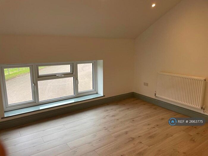 2 Bedroom Flat To Rent In Clay Hill, Beenham, Reading, RG7