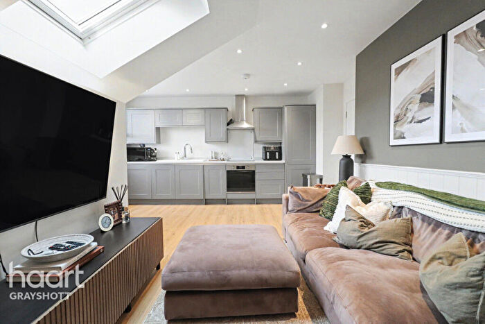2 Bedroom Apartment For Sale In Heathcote Road, Bordon, GU35