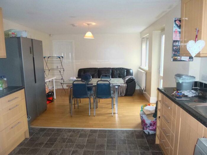 6 Bedroom Semi-Detached House To Rent In Brocklebank Road, Fallowfield, M14