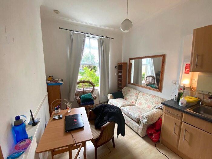 1 Bedroom Flat To Rent In Lansdowne Place, Hove, East Sussex, BN3