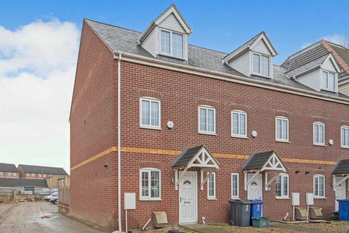 3 Bedroom Property To Rent In Kiln Court, Kirk Sandall, Doncaster, DN3