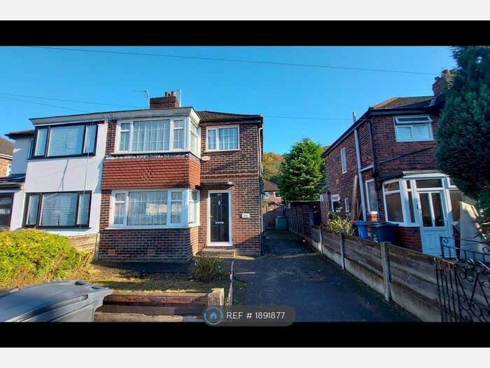 3 Bedroom Semi-Detached House To Rent In Littleton Road, Salford, M7