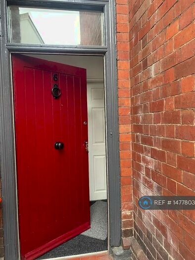 3 Bedroom Semi-Detached House To Rent In College Street, Wrexham, LL13