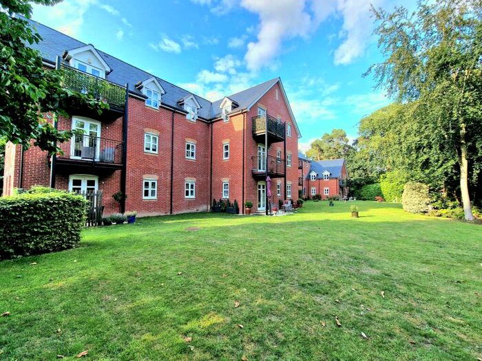 2 Bedroom Apartment To Rent In Ardwick Court, Sycamore Road, Farnborough, GU14